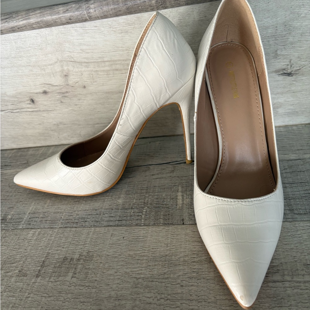 PrettyLittleThing ivory Croc-Patterned Heels